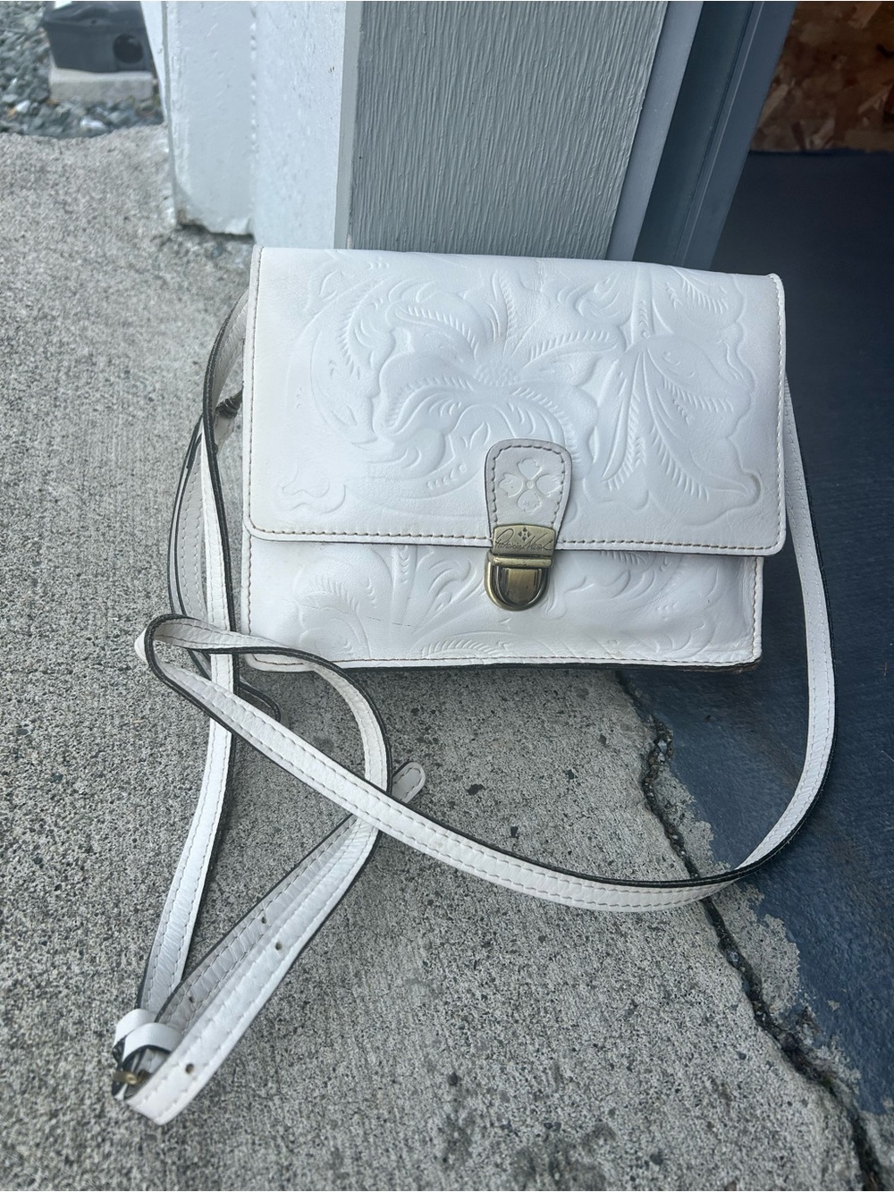 Patricia Nash White Embossed Leather Crossbody with Brass Clasp new